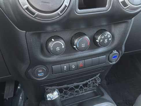 Used 2017 Jeep Wrangler Unlimited Sport w/ Connectivity Group image 17