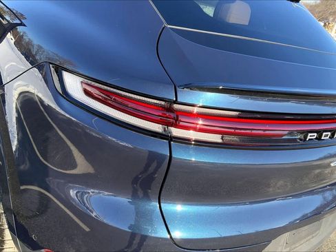 Used 2026 Porsche Cayenne image 28