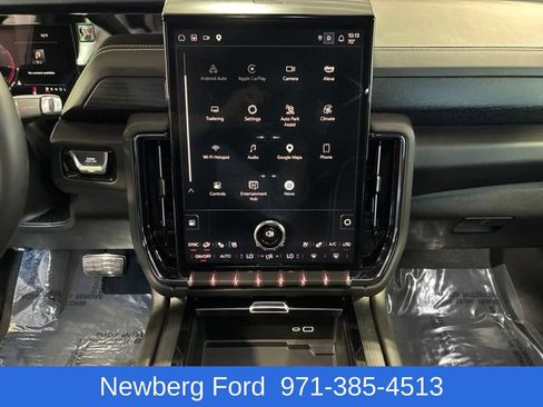 Used 2025 GMC Yukon XL AT4 Ultimate w/ LPO, AT4 Appearance Package AWD/4WD image 22