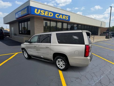 Used 2015 Chevrolet Suburban LT image 7