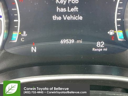 Used 2024 Chrysler Pacifica Touring-L image 16