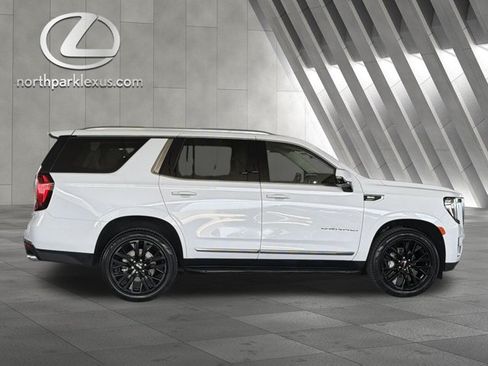 Used 2023 GMC Yukon Denali AWD/4WD image 4