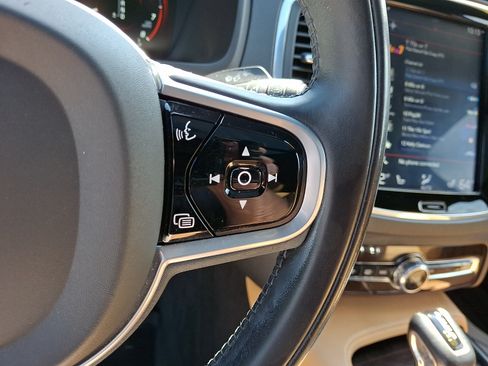Used 2019 Volvo XC90 T6 Momentum w/ Protection Package Premier AWD/4WD image 22