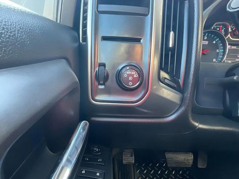 Used 2018 Chevrolet Silverado 1500 LT w/ All Star Edition RWD image 29