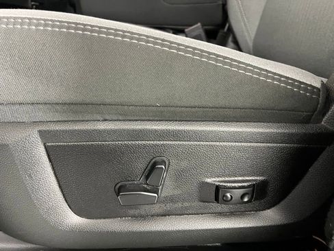 Used 2024 RAM 2500 Big Horn w/ Bed Utility Group image 22