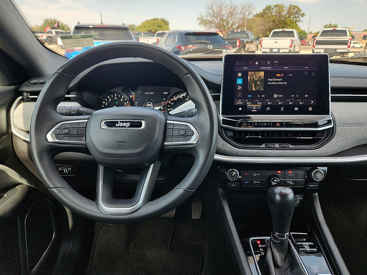 Used 2023 Jeep Compass Latitude AWD/4WD image 6