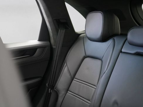 Used 2025 Porsche Cayenne GTS AWD/4WD image 22
