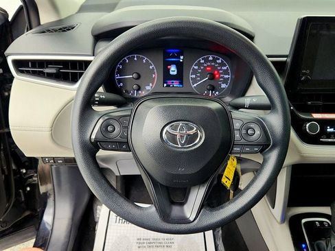 Used 2025 Toyota Corolla Cross L FWD image 12