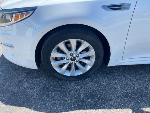 Used 2017 Kia Optima LX FWD image 28