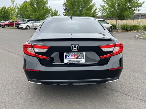 Used 2018 Honda Accord EX image 4