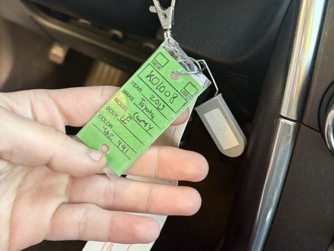 Used 2015 Toyota Camry LE image 15