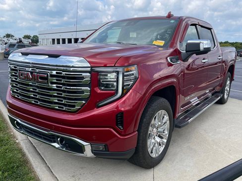 Used 2022 GMC Sierra 1500 Denali w/ Technology Package AWD/4WD image 3
