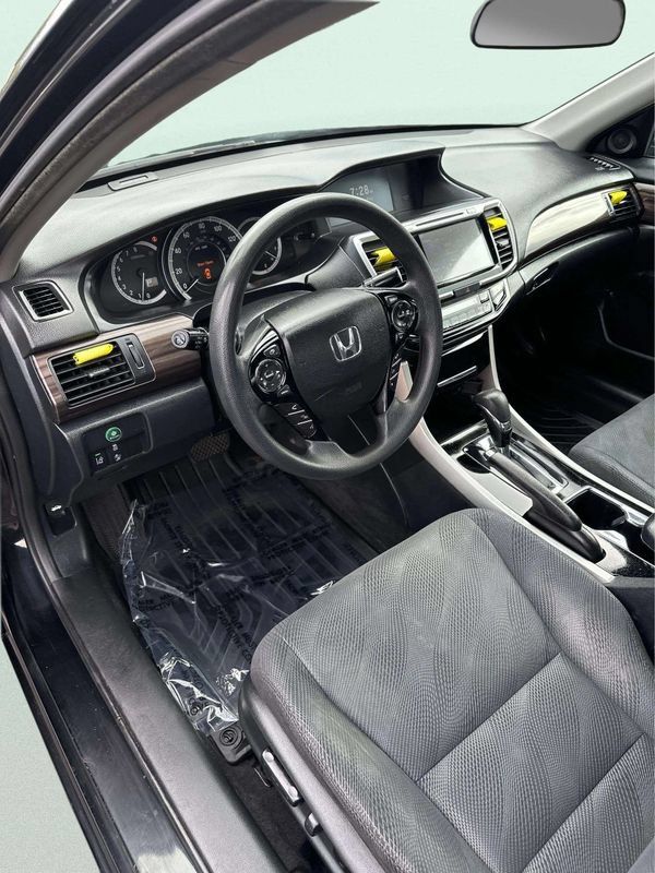 Used 2016 Honda Accord EX image 17