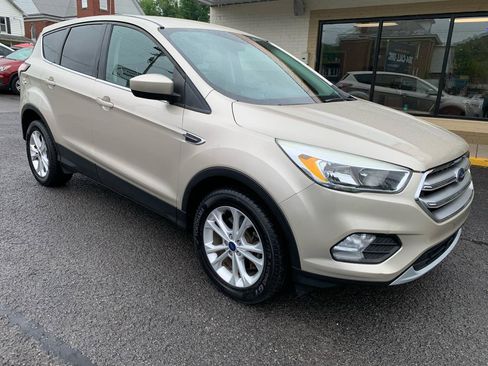 Used 2017 Ford Escape SE AWD/4WD image 6