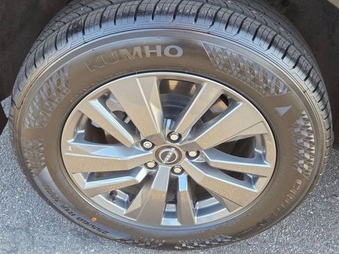 Used 2023 Nissan Pathfinder SV FWD image 10