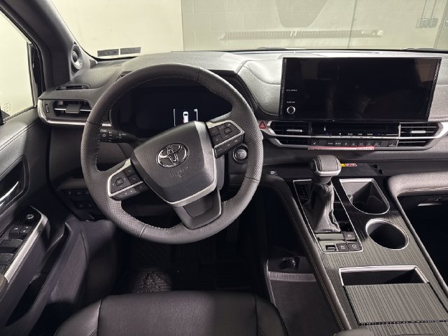 New 2026 Toyota Sienna XLE Woodland Edition AWD/4WD image 21