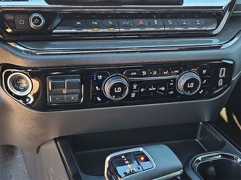 Used 2025 Chevrolet Silverado 1500 ZR2 w/ Technology Package image 28