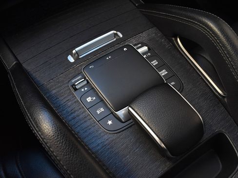 Used 2022 Mercedes-Benz GLE 350 4MATIC w/ AMG Line Exterior image 35