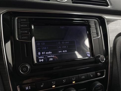 Used 2017 Volkswagen Passat 1.8T SE image 23