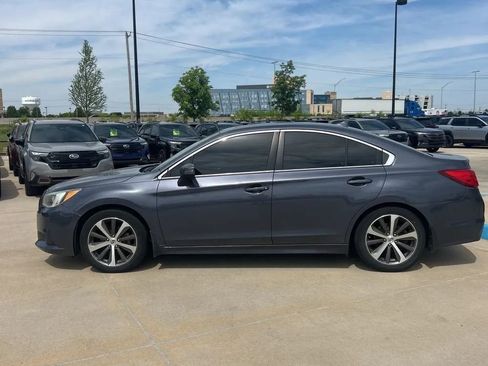 Used 2017 Subaru Legacy 2.5i Limited AWD/4WD image 3