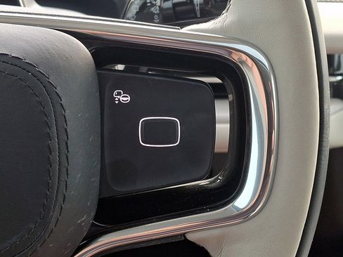 Certified 2025 Lincoln Navigator Reserve AWD/4WD image 21