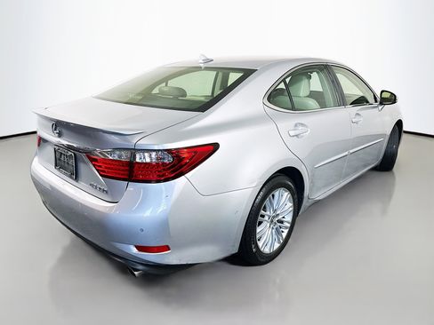 Used 2013 Lexus ES 350 w/ Luxury Pkg FWD image 7