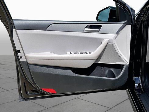 Used 2019 Hyundai Sonata SE FWD image 20