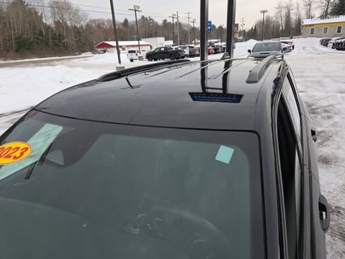 Used 2023 Jeep Grand Cherokee Altitude image 32