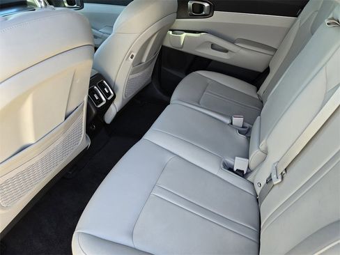 New 2025 Kia Sorento S image 21