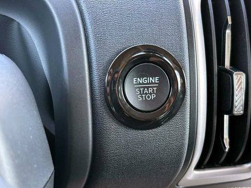 Used 2025 Ford Expedition Active AWD/4WD image 32