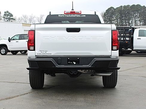 Used 2024 Chevrolet Colorado W/T image 9
