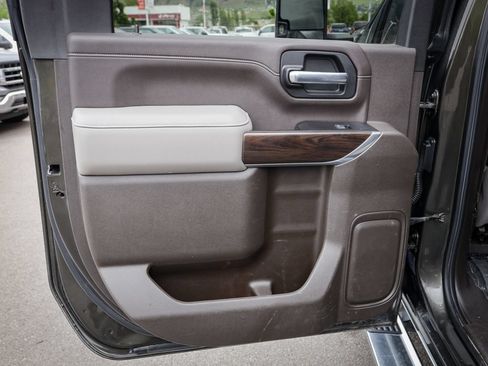 Used 2022 GMC Sierra 2500 SLT w/ SLT Preferred Package AWD/4WD image 33
