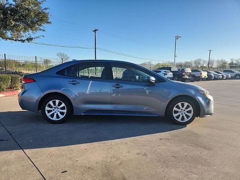 Used 2024 Toyota Corolla LE FWD image 2