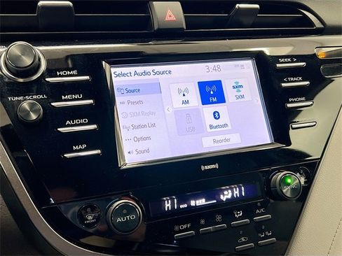 Used 2020 Toyota Camry SE image 8