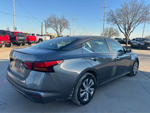 Used 2019 Nissan Altima 2.5 S image 3