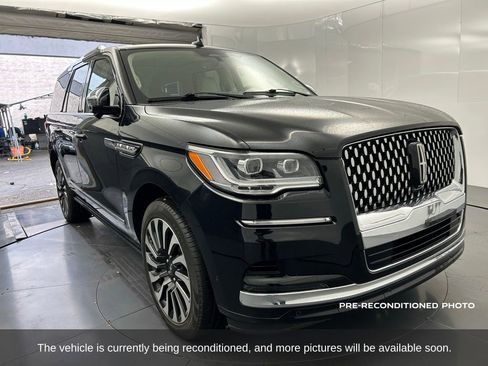 Used 2023 Lincoln Navigator Black Label image 8