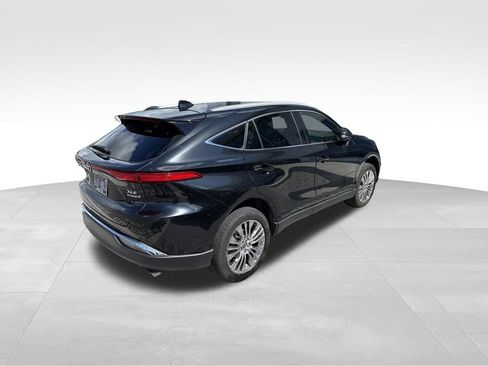 Used 2022 Toyota Venza XLE AWD/4WD image 5