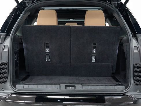 Used 2023 Land Rover Discovery S R-Dynamic image 41