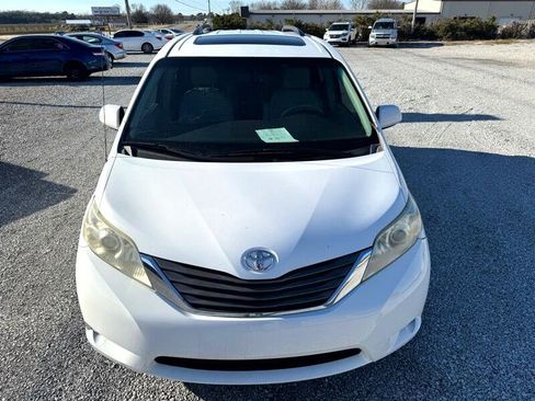 Used 2011 Toyota Sienna XLE image 9