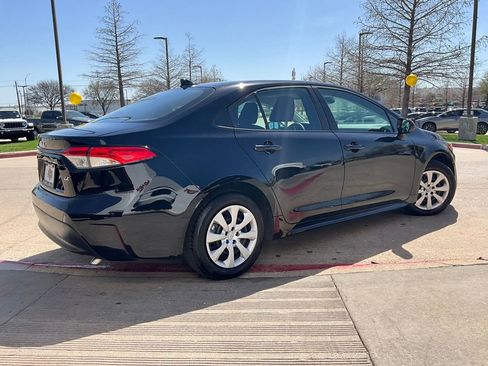 Used 2025 Toyota Corolla LE image 7