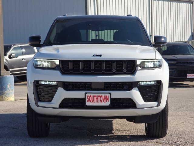 New 2027 Jeep Grand Cherokee Summit AWD/4WD image 2