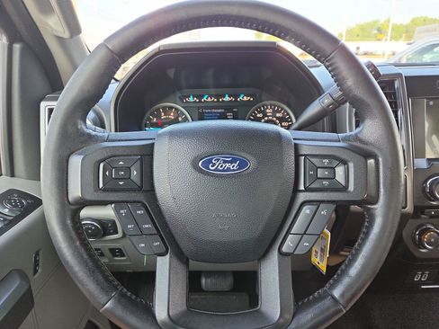 Used 2017 Ford F150 XLT w/ Equipment Group 302A Luxury AWD/4WD image 13
