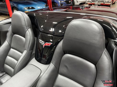 Used 2005 Chevrolet Corvette Convertible w/ Preferred Equipment Group RWD image 11