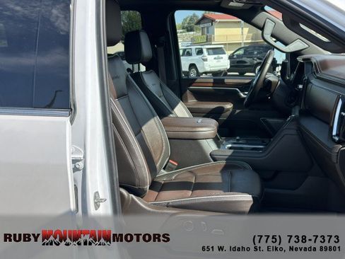 Used 2024 GMC Sierra 3500 Denali w/ Denali Reserve Package AWD/4WD image 28
