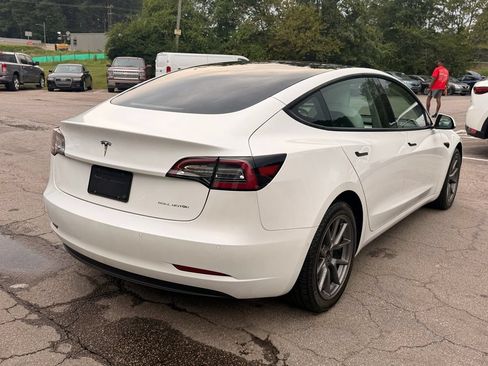 Used 2022 Tesla Model 3 Long Range AWD/4WD image 4