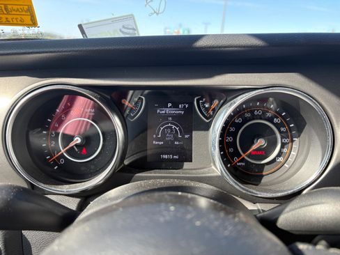 Used 2023 Jeep Wrangler Sport S image 2