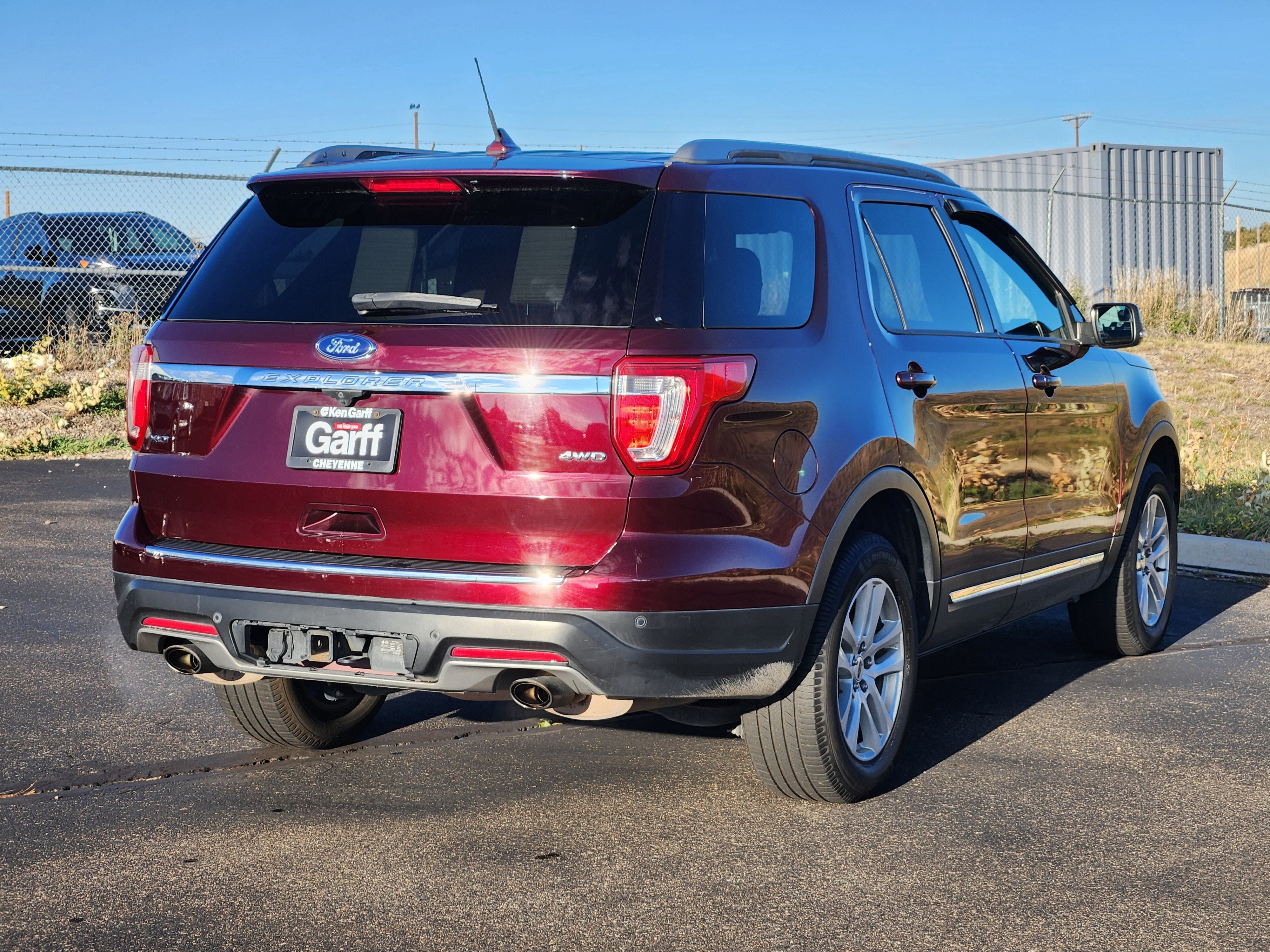 Used 2018 Ford Explorer XLT w/ Equipment Group 202A AWD/4WD image 4