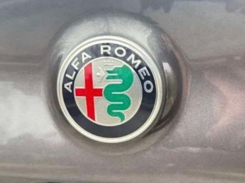 Used 2018 Alfa Romeo Giulia RWD image 8