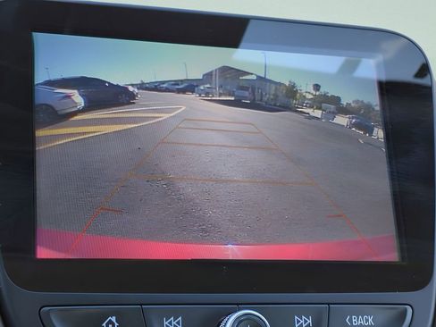 Used 2018 Chevrolet Malibu Premier w/ Driver Confidence Package image 19