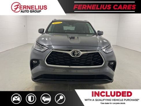 Used 2021 Toyota Highlander Limited AWD/4WD image 2